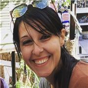 Profesora de dibujo, pintura y artes plásticas con diez años de experiencia